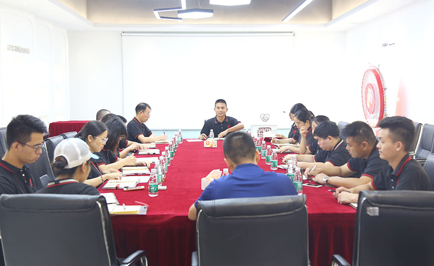 冠一多功能廳早會