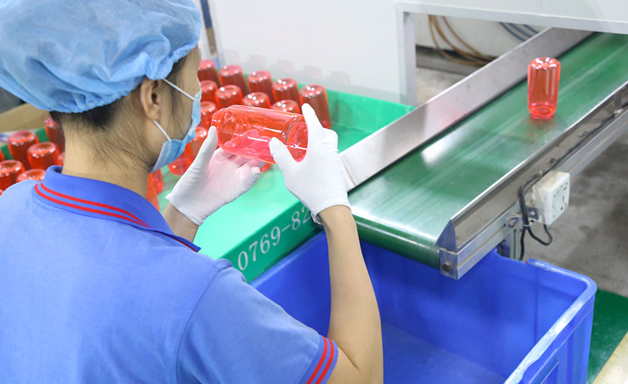 冠一塑料杯車間 冠一塑料杯車間